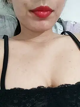 saraaxx1 online show from July 2, 2026, 2:56 pm