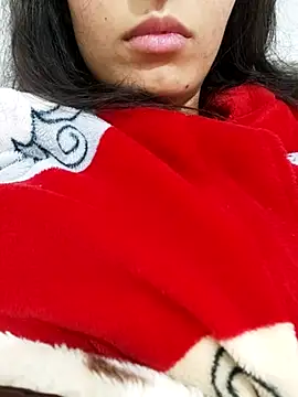 saraaxx1 online show from November 28, 2025, 9:31 am