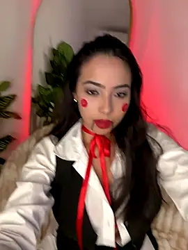  Emily Thompson  online show from November 1, 2025, 12:17 am