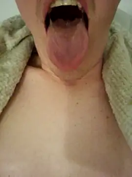 Snapshot of Jordan24Skinny chatting on April 15, 2026, 12:49 am Jordan24Skinny online show from April 15, 2026, 12:49 am