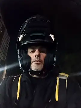 Fzssp online show from April 16, 2026, 2:56 am