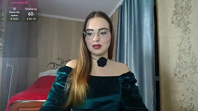 Snapshot of Leila_Kissyu chatting on February 6, 2026, 6:15 pm Leila Kissyu online show from February 6, 2026, 6:15 pm