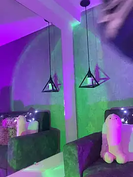 Hi Soyfer online show from March 13, 2025, 5:18 pm