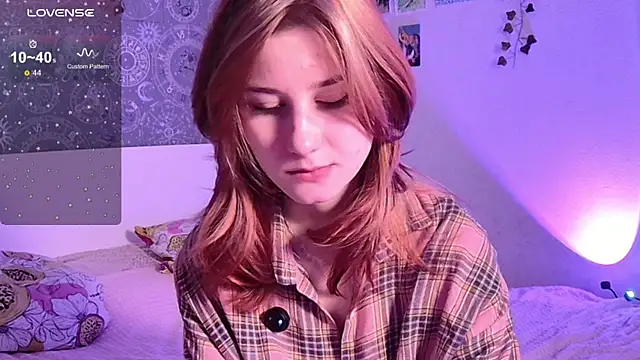 Snapshot of Cute_Cate404 chatting on November 13, 2025, 3:21 am Cute Cate404 online show from November 13, 2025, 3:21 am