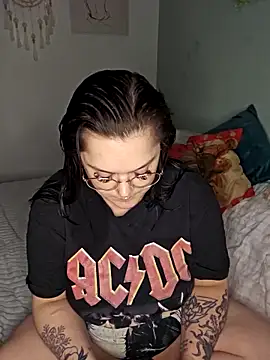 Saucy-Serenity online show from March 25, 2026, 8:30 pm