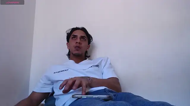 Monkey uchiha777 online show from May 31, 2026, 7:03 pm
