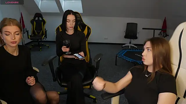 Billie054 online show from November 4, 2025, 11:47 am