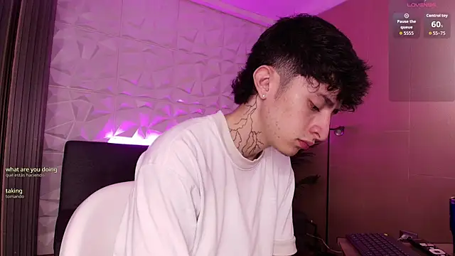 troy rouge online show from December 15, 2025, 7:31 pm