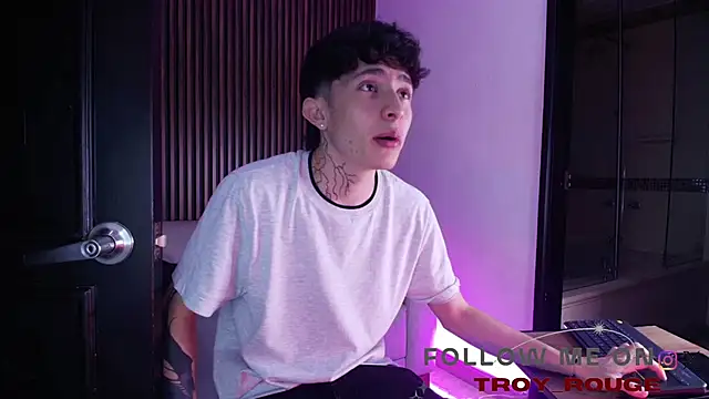 troy rouge online show from November 12, 2025, 7:18 pm