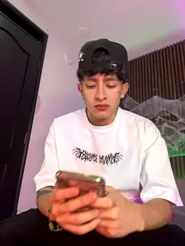 troy rouge online show from October 23, 2025, 7:12 pm