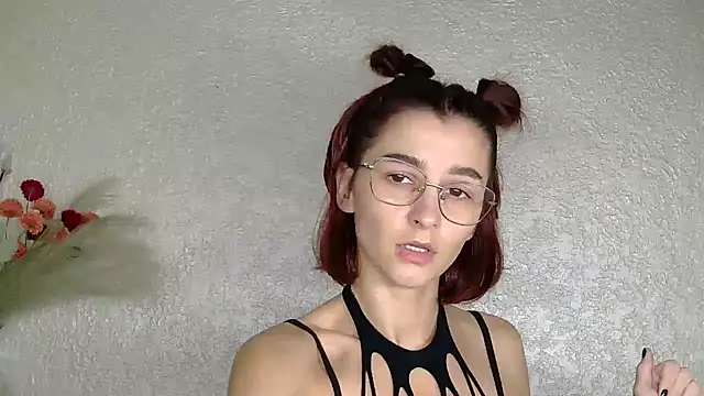 luna Gharming online show from October 15, 2025, 6:22 am