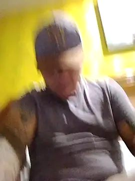 Snapshot of Brianmexboy chatting on September 17, 2025, 9:00 am Brianmexboy online show from September 17, 2025, 9:00 am