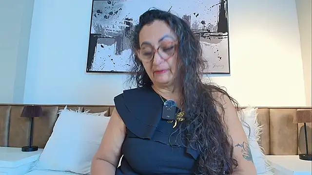 Snapshot of AlessandraLeroy chatting on May 11, 2026, 12:06 pm AlessandraLeroy online show from May 11, 2026, 12:06 pm