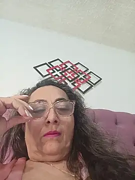 Snapshot of AlessandraLeroy chatting on May 21, 2026, 1:14 am AlessandraLeroy online show from May 21, 2026, 1:14 am
