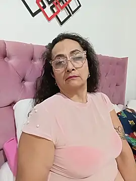 Snapshot of AlessandraLeroy chatting on May 25, 2026, 12:54 am AlessandraLeroy online show from May 25, 2026, 12:54 am