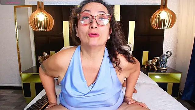 AlessandraLeroy online show from November 22, 2025, 2:38 pm