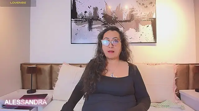 Snapshot of AlessandraLeroy chatting on April 20, 2026, 12:08 pm AlessandraLeroy online show from April 20, 2026, 12:08 pm