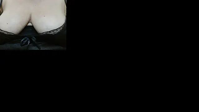 Snapshot of Milena_Foox chatting on May 9, 2026, 7:12 am Milena Foox online show from May 9, 2026, 7:12 am