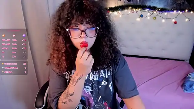 Snapshot of _Lilly_miller chatting on December 21, 2025, 8:05 am Lilly miller online show from December 21, 2025, 8:05 am