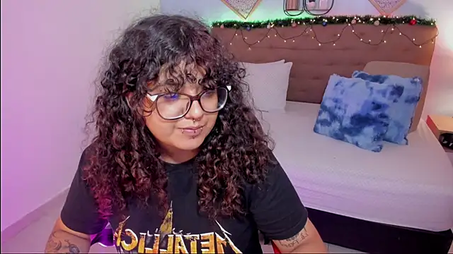 Snapshot of _Lilly_miller chatting on December 3, 2025, 7:46 pm Lilly miller online show from December 3, 2025, 7:46 pm