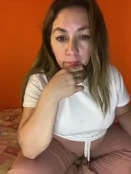 Snapshot of Luna-nevada chatting on April 14, 2026, 5:01 am Luna-nevada online show from April 14, 2026, 5:01 am