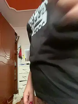 Snapshot of Luna-nevada chatting on April 1, 2026, 1:34 pm Luna-nevada online show from April 1, 2026, 1:34 pm