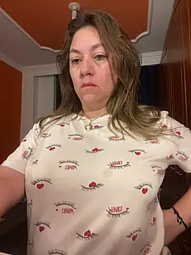 Snapshot of Luna-nevada chatting on April 8, 2026, 10:39 am Luna-nevada online show from April 8, 2026, 10:39 am