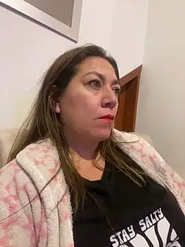 Snapshot of Luna-nevada chatting on April 13, 2026, 2:04 am Luna-nevada online show from April 13, 2026, 2:04 am