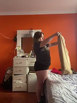 Snapshot of Luna-nevada chatting on February 22, 2026, 2:19 pm Luna-nevada online show from February 22, 2026, 2:19 pm