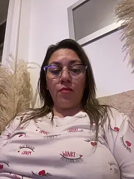 Snapshot of Luna-nevada chatting on May 18, 2026, 2:12 am Luna-nevada online show from May 18, 2026, 2:12 am