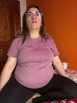 Snapshot of Luna-nevada chatting on April 5, 2026, 9:21 pm Luna-nevada online show from April 5, 2026, 9:21 pm