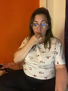 Snapshot of Luna-nevada chatting on April 7, 2026, 4:58 am Luna-nevada online show from April 7, 2026, 4:58 am