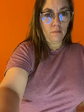 Snapshot of Luna-nevada chatting on April 6, 2026, 4:46 am Luna-nevada online show from April 6, 2026, 4:46 am