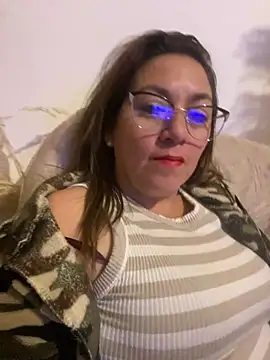 Snapshot of Luna-nevada chatting on May 19, 2026, 1:56 am Luna-nevada online show from May 19, 2026, 1:56 am