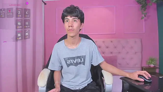 Snapshot of SHADY_STONE chatting on February 17, 2026, 10:29 pm SHADY STONE online show from February 17, 2026, 10:29 pm