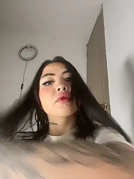 Mia cullen  online show from October 9, 2025, 12:00 am