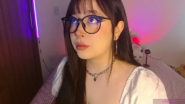 Snapshot of Oliviargf chatting on July 15, 2026, 1:40 pm Oliviargf online show from July 15, 2026, 1:40 pm