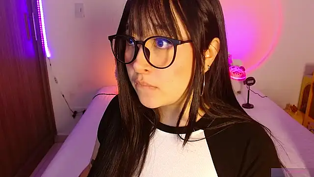 Snapshot of Oliviargf chatting on May 2, 2026, 1:11 am Oliviargf online show from May 2, 2026, 1:11 am