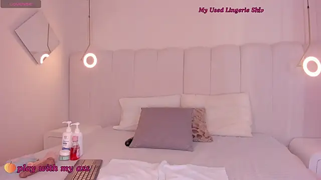 Snapshot of riri_candy chatting on March 20, 2026, 4:02 am riri candy online show from March 20, 2026, 4:02 am