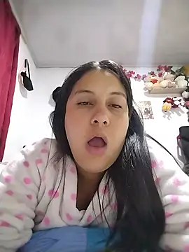 esmeralda jadees online show from June 17, 2026, 11:31 am