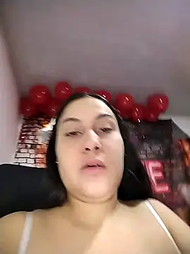 esmeralda jadees online show from February 21, 2026, 8:44 pm