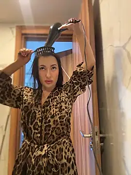 Snapshot of AleksandraRich chatting on November 30, 2025, 1:17 am AleksandraRich online show from November 30, 2025, 1:17 am