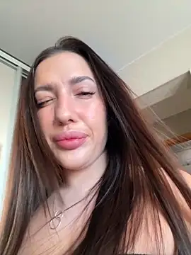 Snapshot of AleksandraRich chatting on October 25, 2025, 1:38 am AleksandraRich online show from October 25, 2025, 1:38 am