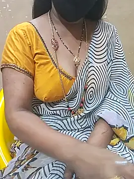 Snapshot of Raashi_telugu chatting on September 18, 2025, 8:39 am Raashi telugu online show from September 18, 2025, 8:39 am