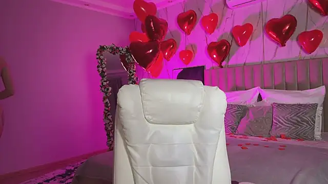 Snapshot of _Vikky_Moon_ chatting on February 13, 2026, 12:43 am Vikky Moon online show from February 13, 2026, 12:43 am