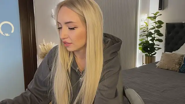 Snapshot of OhMyEmma chatting on March 30, 2026, 1:18 am OhMyEmma online show from March 30, 2026, 1:18 am