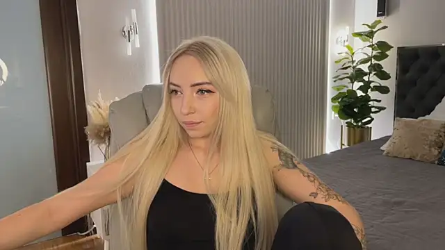 Snapshot of OhMyEmma chatting on April 6, 2026, 1:12 am OhMyEmma online show from April 6, 2026, 1:12 am