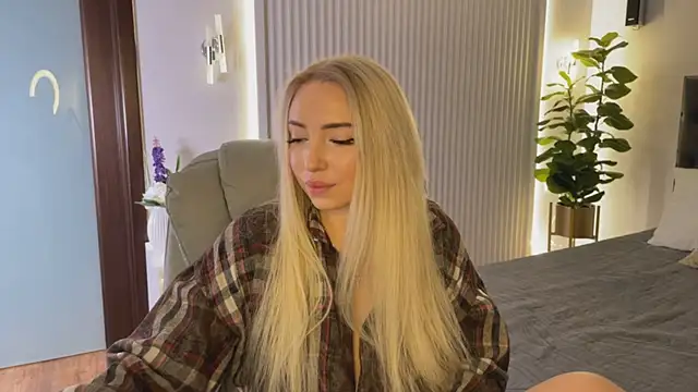 Snapshot of OhMyEmma chatting on November 19, 2025, 1:16 am OhMyEmma online show from November 19, 2025, 1:16 am