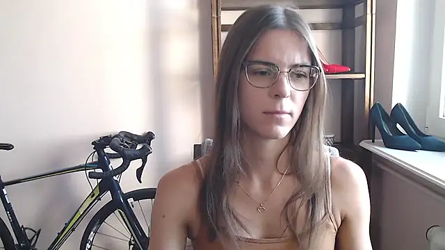 Snapshot of love_megi chatting on April 2, 2026, 6:31 am love megi online show from April 2, 2026, 6:31 am