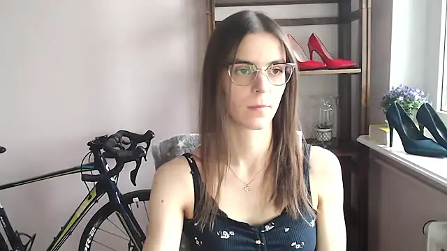 Snapshot of love_megi chatting on February 5, 2026, 2:24 pm love megi online show from February 5, 2026, 2:24 pm